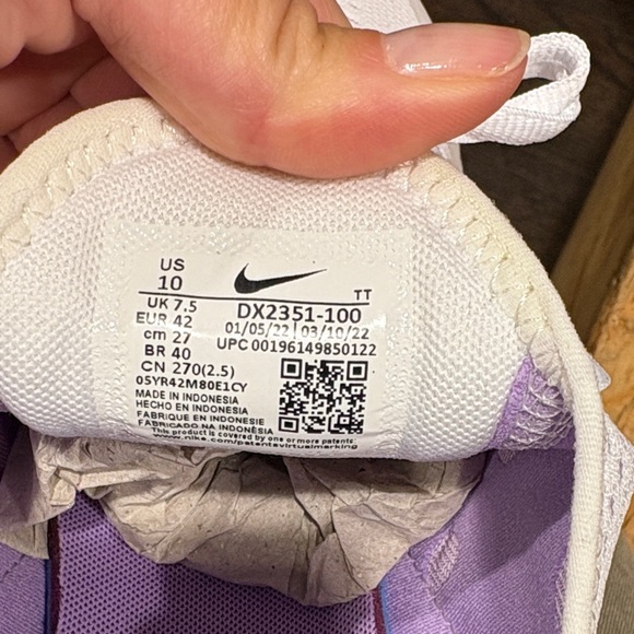 Nike Air Max 270 White with Blue and Purple Accents - Picture 6 of 6